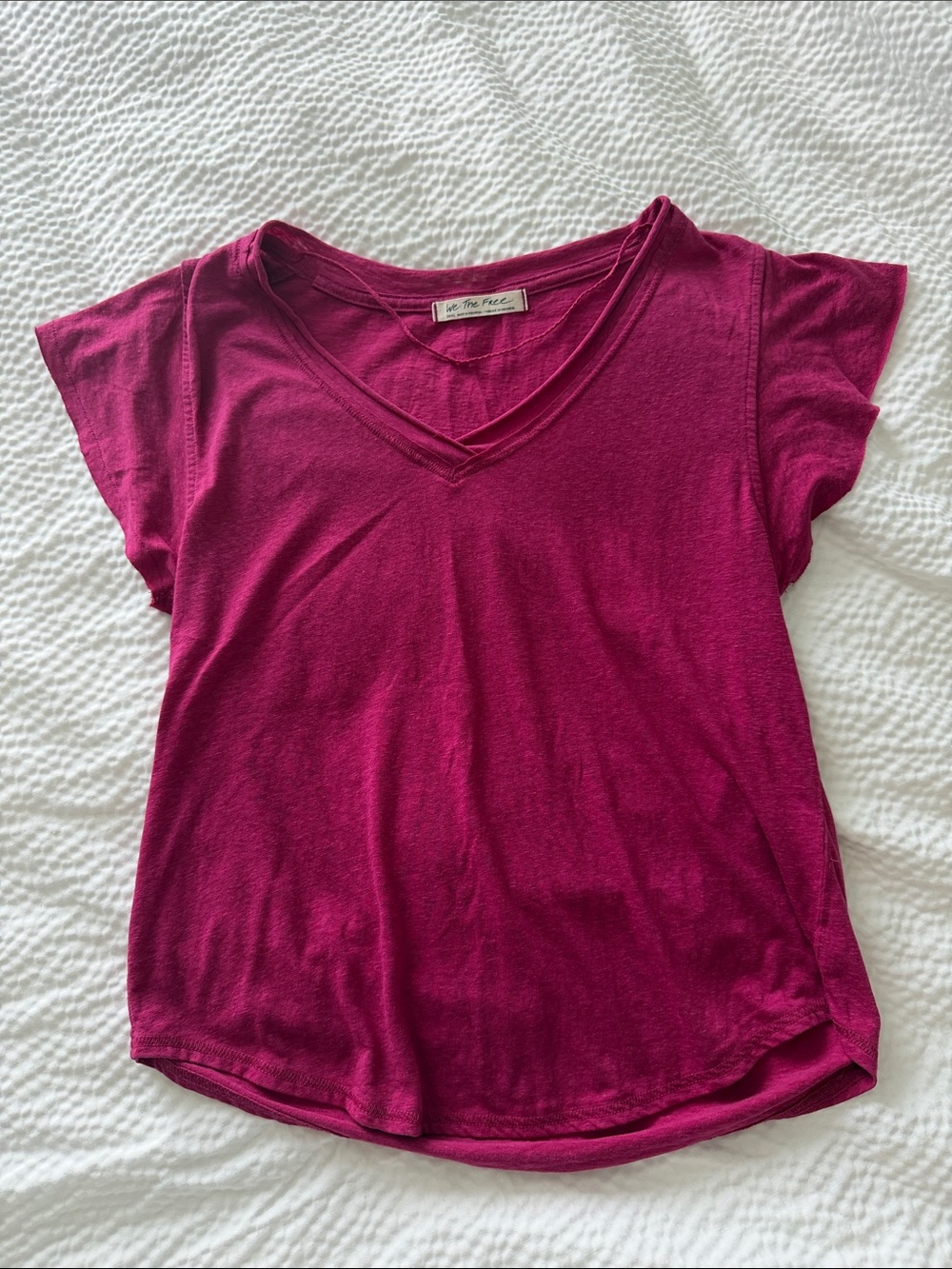 We The Free Short Sleeve V-Neck Tee in Fuchsia